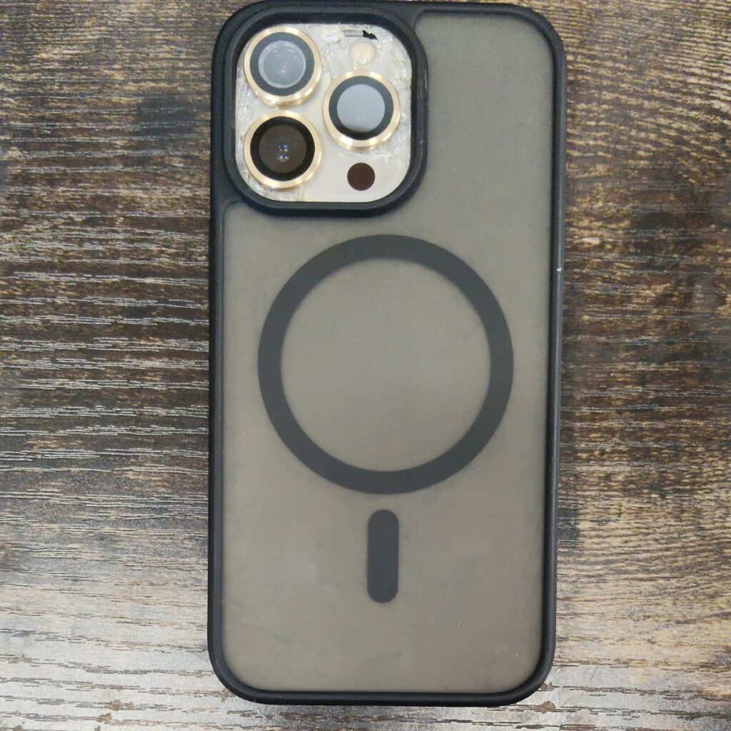 9月15日にジャンク品として買取した、背面カメラ周辺に割れのあるiPhone 13 Pro