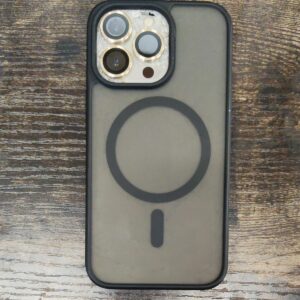 9月15日にジャンク品として買取した、背面カメラ周辺に割れのあるiPhone 13 Pro